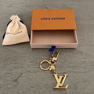 LV FACETTES BAG CHARM & KEY HOLDER